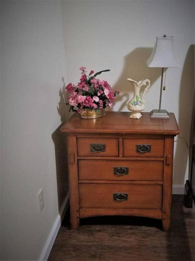 Cheap East Knoxville Basement Studio Exterior foto